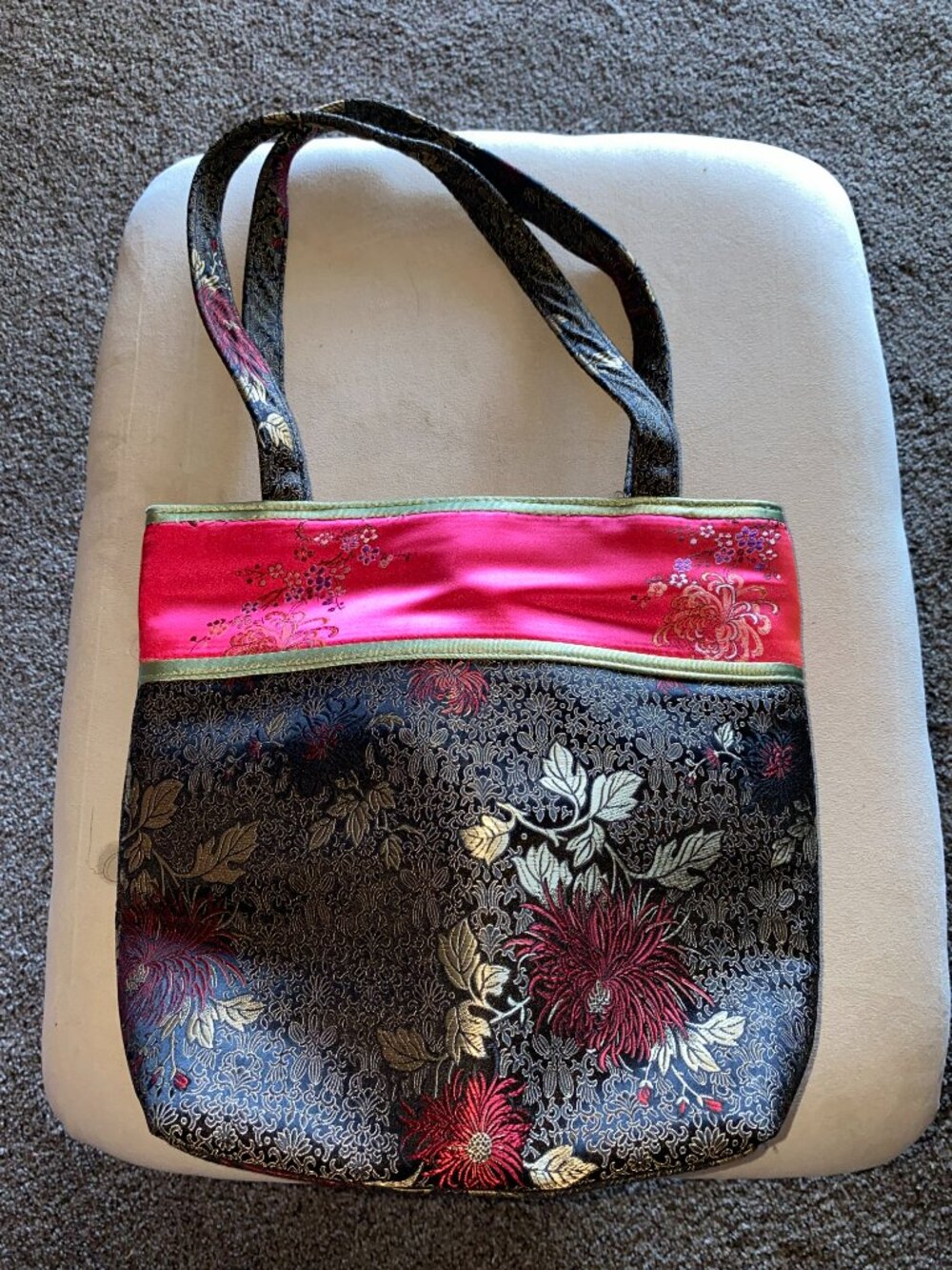 Yans NY Evening Hand Bag Black Gold & Red - Picture 2 of 6
